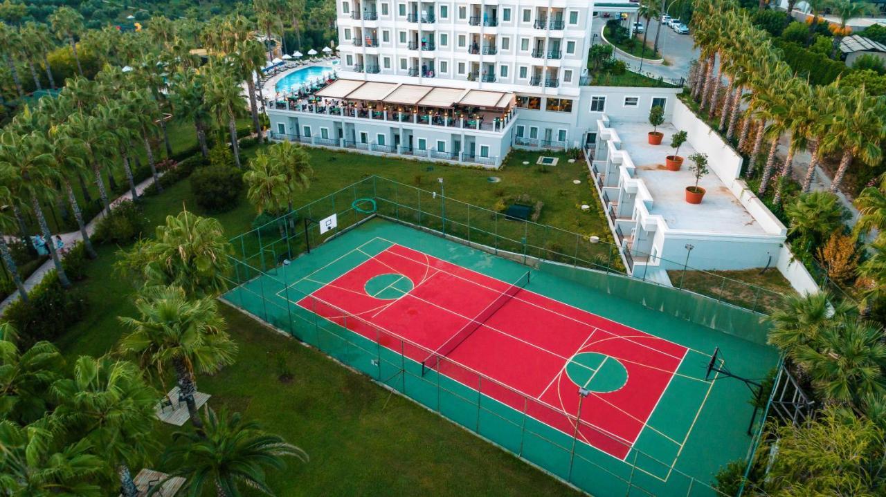 Royal Atlantis Beach Side Exterior photo