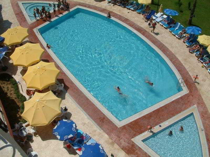 Royal Atlantis Beach Side Exterior photo
